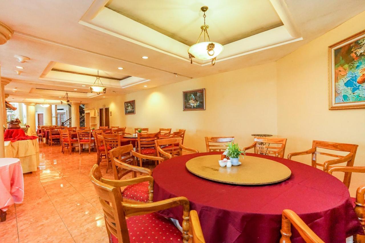 Oyo 395 Tretes Raya Hotel Prigen Екстериор снимка