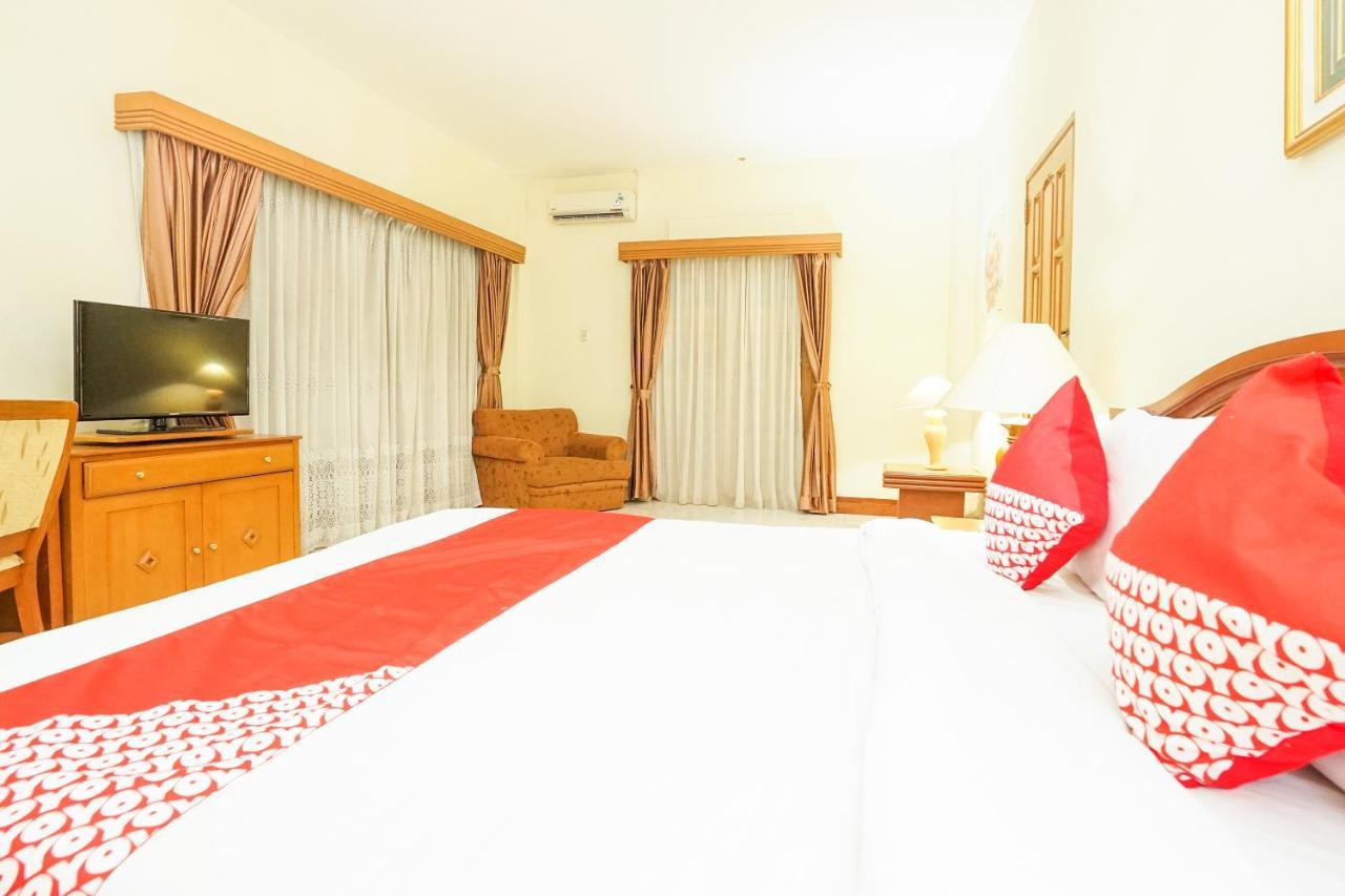 Oyo 395 Tretes Raya Hotel Prigen Екстериор снимка