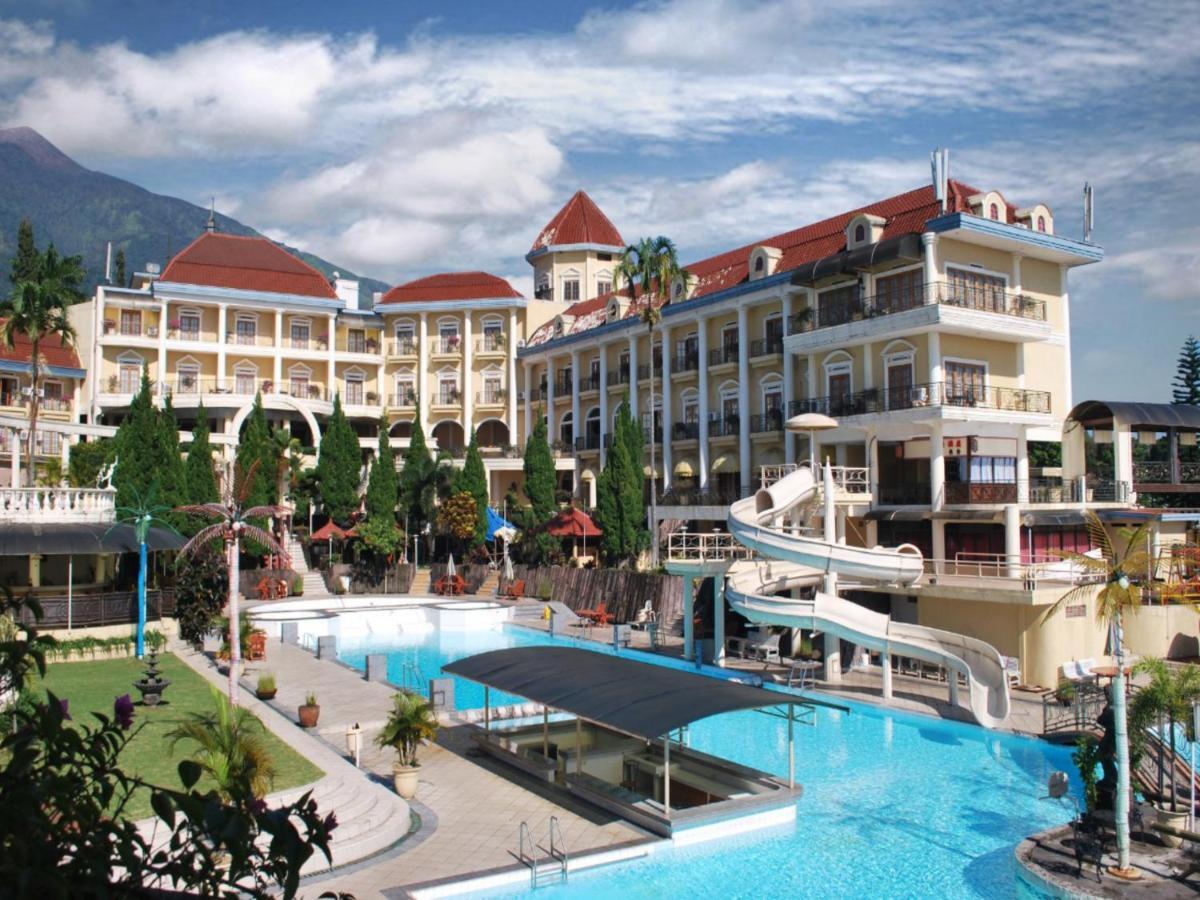 Oyo 395 Tretes Raya Hotel Prigen Екстериор снимка